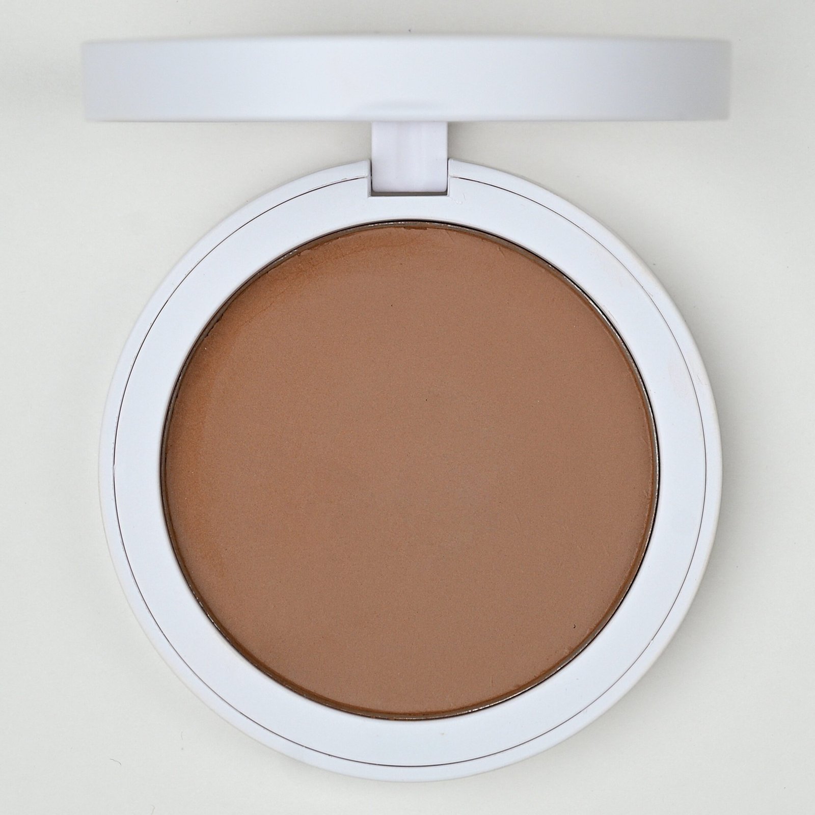 Velvet Matte Powder Foundation - Image 2