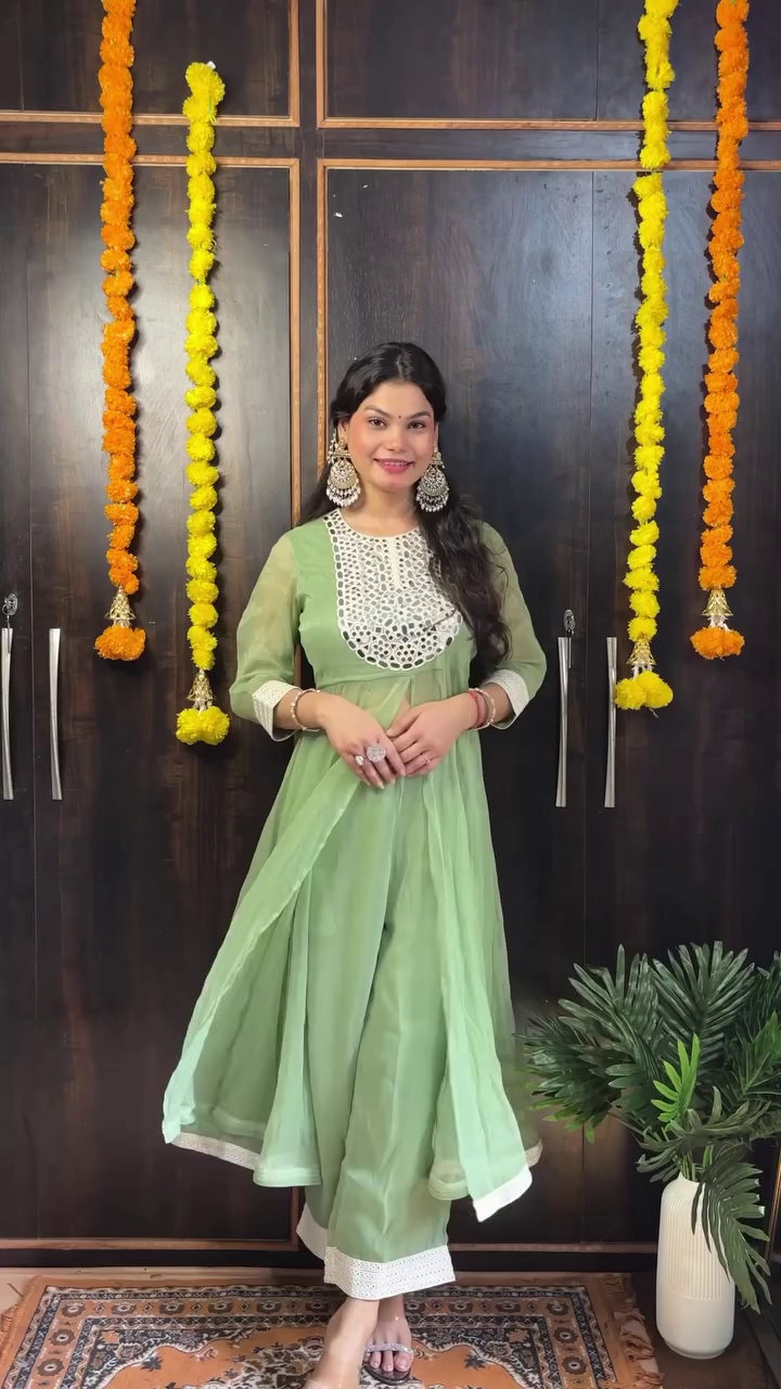 Festive Co-Ord Set for Women - Image 4